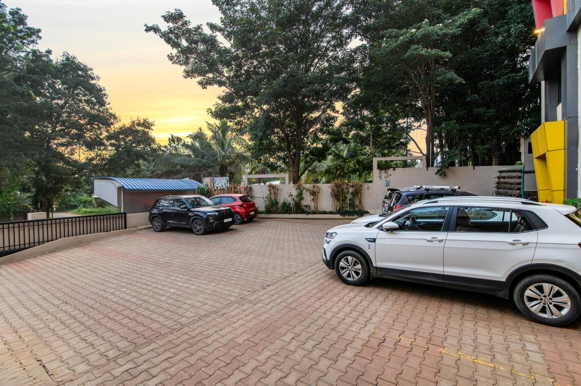 Sterling Yelagiri Hotel Exterior foto